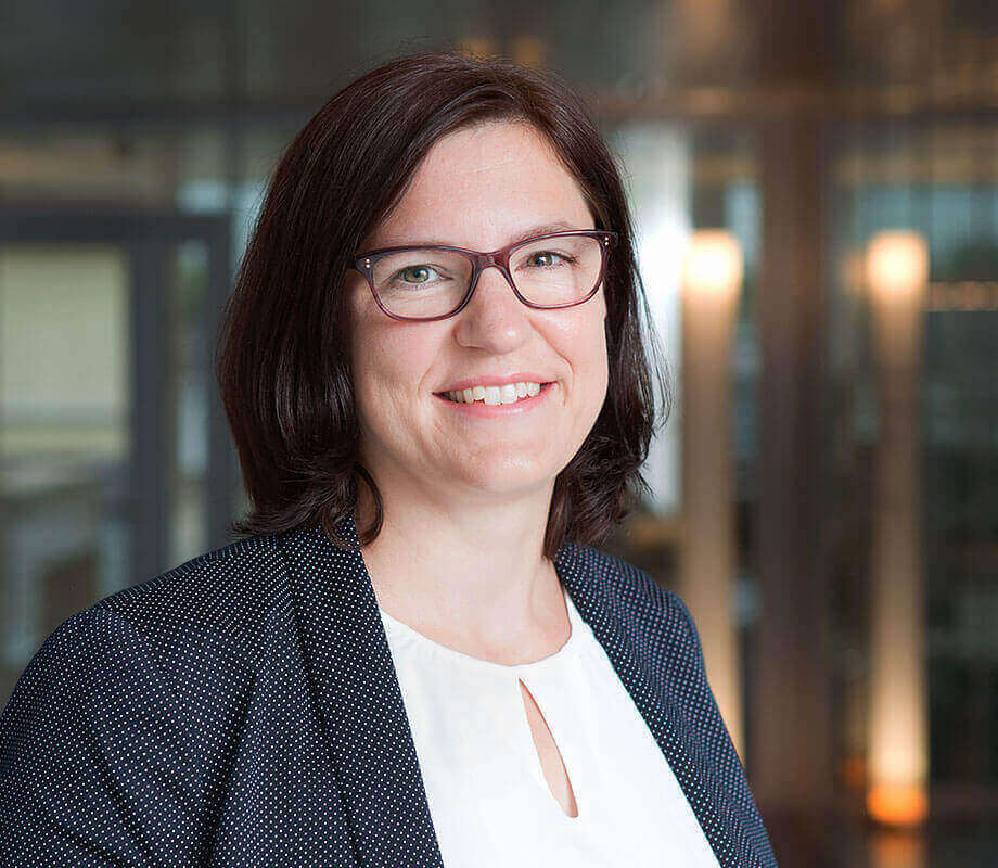 Foto von Cornelia Gras-Ruser, Chief Product Officer bei ametiq für eine Referenz über die Zusammenarbeit mit DevBoost.